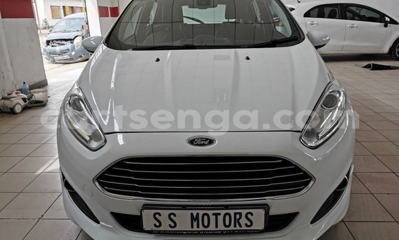 Nunua Ilio tumika Ford Fiesta White Gari ndani ya Ezulwini nchini Hhohho Nunua Ilio tumika Ford Fiesta White Gari ndani ya Ezulwini nchini Hhohho