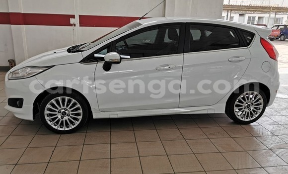 Nunua Ilio tumika Ford Fiesta White Gari ndani ya Ezulwini nchini Hhohho Nunua Ilio tumika Ford Fiesta White Gari ndani ya Ezulwini nchini Hhohho