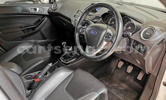 Nunua Ilio tumika Ford Fiesta White Gari ndani ya Ezulwini nchini Hhohho Nunua Ilio tumika Ford Fiesta White Gari ndani ya Ezulwini nchini Hhohho