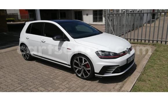 Nunua Ilio tumika Volkswagen Golf GTI White Gari ndani ya Manzini nchini Manzini Nunua Ilio tumika Volkswagen Golf GTI White Gari ndani ya Manzini nchini Manzini
