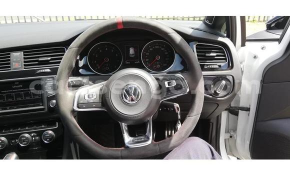 Nunua Ilio tumika Volkswagen Golf GTI White Gari ndani ya Manzini nchini Manzini Nunua Ilio tumika Volkswagen Golf GTI White Gari ndani ya Manzini nchini Manzini