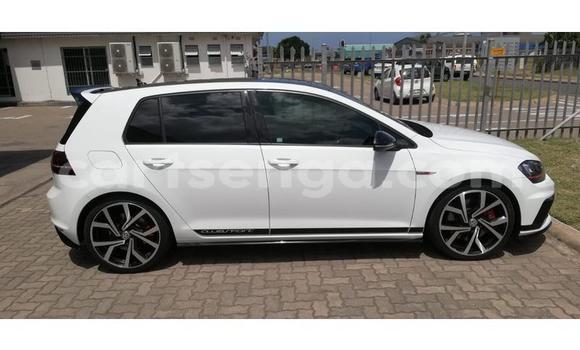 Nunua Ilio tumika Volkswagen Golf GTI White Gari ndani ya Manzini nchini Manzini Nunua Ilio tumika Volkswagen Golf GTI White Gari ndani ya Manzini nchini Manzini