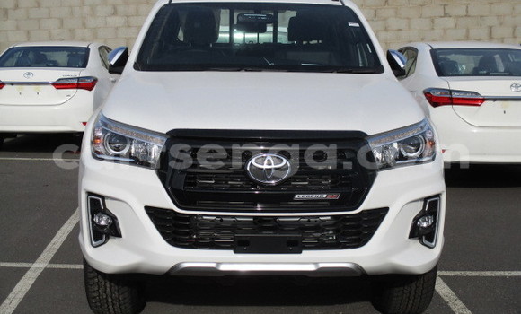 Nunua Ilio tumika Toyota Hilux Surf White Gari ndani ya Hlatikulu nchini Wilaya ya Shiselweni Nunua Ilio tumika Toyota Hilux Surf White Gari ndani ya Hlatikulu nchini Wilaya ya Shiselweni