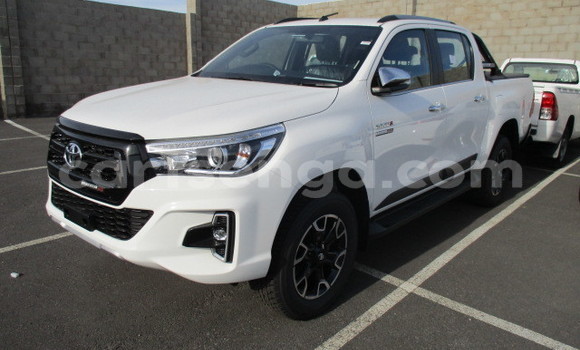 Nunua Ilio tumika Toyota Hilux Surf White Gari ndani ya Hlatikulu nchini Wilaya ya Shiselweni Nunua Ilio tumika Toyota Hilux Surf White Gari ndani ya Hlatikulu nchini Wilaya ya Shiselweni