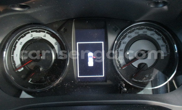 Nunua Ilio tumika Toyota Hilux Surf White Gari ndani ya Hlatikulu nchini Wilaya ya Shiselweni Nunua Ilio tumika Toyota Hilux Surf White Gari ndani ya Hlatikulu nchini Wilaya ya Shiselweni