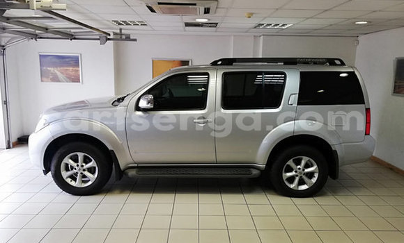 Nunua Ilio tumika Nissan Pathfinder Silver Gari ndani ya Hlatikulu nchini Wilaya ya Shiselweni Nunua Ilio tumika Nissan Pathfinder Silver Gari ndani ya Hlatikulu nchini Wilaya ya Shiselweni