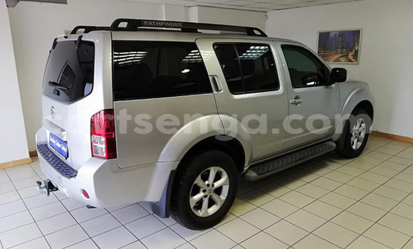 Nunua Ilio tumika Nissan Pathfinder Silver Gari ndani ya Hlatikulu nchini Wilaya ya Shiselweni Nunua Ilio tumika Nissan Pathfinder Silver Gari ndani ya Hlatikulu nchini Wilaya ya Shiselweni