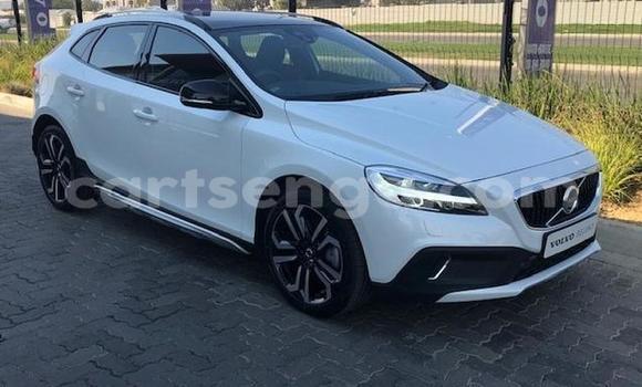 Buy Used Volvo V40 Cross Country White Car in Manzini in Manzini
