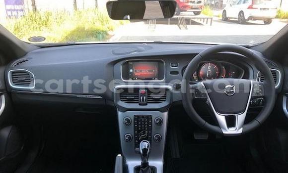 Acheter Occasion Voiture Volvo V40 Cross Country Blanc à Manzini, Manzini Acheter Occasion Voiture Volvo V40 Cross Country Blanc à Manzini, Manzini