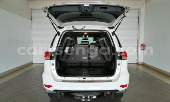 Nunua Ilio tumika Toyota Fortuner White Gari ndani ya Manzini nchini Manzini Nunua Ilio tumika Toyota Fortuner White Gari ndani ya Manzini nchini Manzini