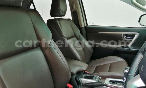 Nunua Ilio tumika Toyota Fortuner White Gari ndani ya Manzini nchini Manzini Nunua Ilio tumika Toyota Fortuner White Gari ndani ya Manzini nchini Manzini