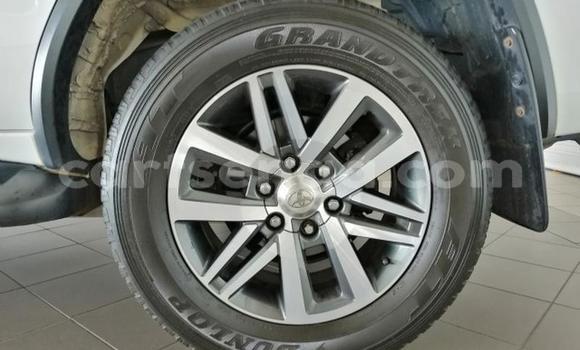 Nunua Ilio tumika Toyota Fortuner White Gari ndani ya Manzini nchini Manzini Nunua Ilio tumika Toyota Fortuner White Gari ndani ya Manzini nchini Manzini