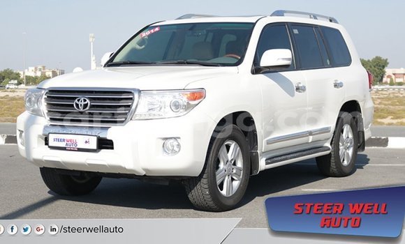 Acheter Import Voiture Toyota Land Cruiser Blanc à Import - Dubai, Hhohho Acheter Import Voiture Toyota Land Cruiser Blanc à Import - Dubai, Hhohho