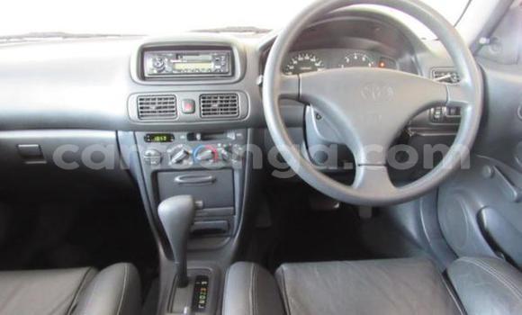 Acheter Occasion Voiture Toyota Corolla Blanc à Hlatikulu, Shiselweni District Acheter Occasion Voiture Toyota Corolla Blanc à Hlatikulu, Shiselweni District