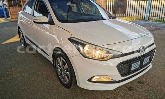 Nunua Ilio tumika Hyundai i20 White Gari ndani ya Manzini nchini Manzini Nunua Ilio tumika Hyundai i20 White Gari ndani ya Manzini nchini Manzini