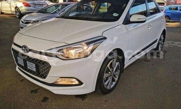 Nunua Ilio tumika Hyundai i20 White Gari ndani ya Manzini nchini Manzini Nunua Ilio tumika Hyundai i20 White Gari ndani ya Manzini nchini Manzini