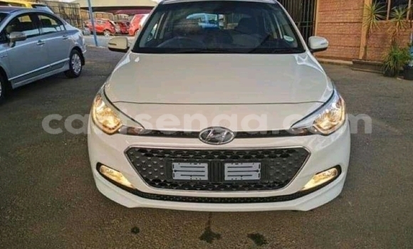 Nunua Ilio tumika Hyundai i20 White Gari ndani ya Manzini nchini Manzini Nunua Ilio tumika Hyundai i20 White Gari ndani ya Manzini nchini Manzini