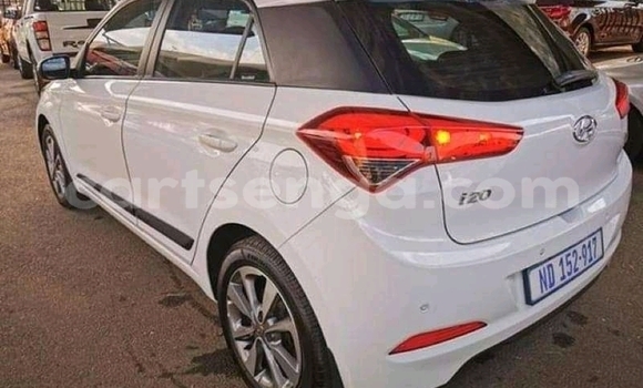 Nunua Ilio tumika Hyundai i20 White Gari ndani ya Manzini nchini Manzini Nunua Ilio tumika Hyundai i20 White Gari ndani ya Manzini nchini Manzini