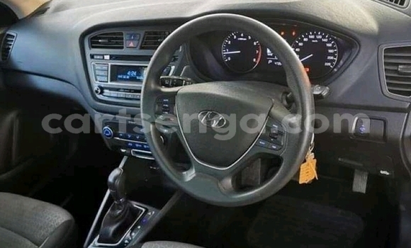 Nunua Ilio tumika Hyundai i20 White Gari ndani ya Manzini nchini Manzini Nunua Ilio tumika Hyundai i20 White Gari ndani ya Manzini nchini Manzini