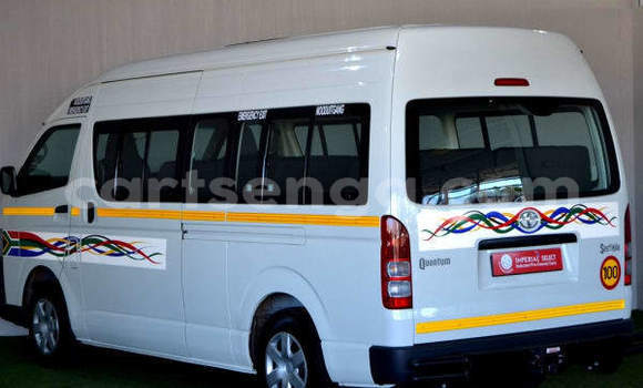 Nunua Ilio tumika Toyota Touring HiAce White Gari ndani ya Bulembu nchini Hhohho Nunua Ilio tumika Toyota Touring HiAce White Gari ndani ya Bulembu nchini Hhohho