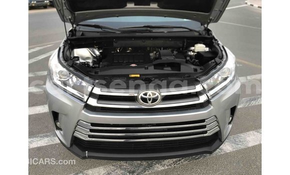 Buy Import Toyota Highlander Other Car in Import - Dubai in Hhohho Buy Import Toyota Highlander Other Car in Import - Dubai in Hhohho