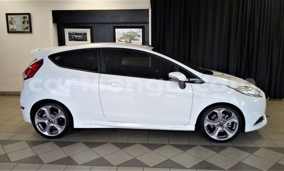 Acheter Occasion Voiture Ford Fiesta ST Blanc à Ezulwini, Hhohho Acheter Occasion Voiture Ford Fiesta ST Blanc à Ezulwini, Hhohho