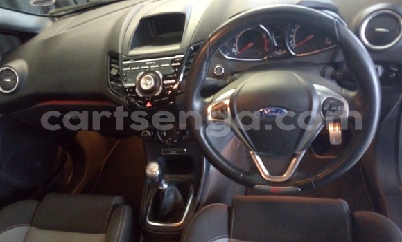 Acheter Occasion Voiture Ford Fiesta ST Blanc à Ezulwini, Hhohho Acheter Occasion Voiture Ford Fiesta ST Blanc à Ezulwini, Hhohho