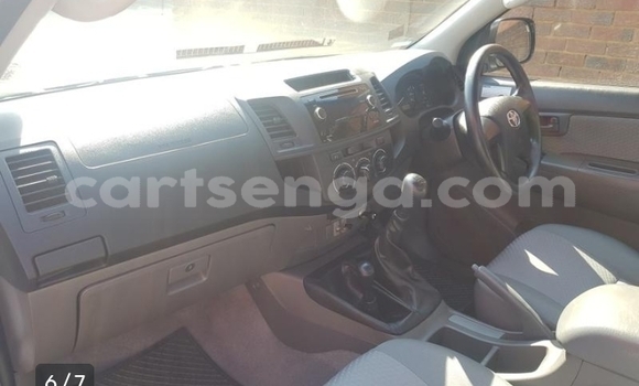 Buy Used Toyota Hilux White Car in Manzini in Manzini Buy Used Toyota Hilux White Car in Manzini in Manzini