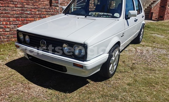 Nunua Ilio tumika Volkswagen Golf White Gari ndani ya Bulembu nchini Hhohho Nunua Ilio tumika Volkswagen Golf White Gari ndani ya Bulembu nchini Hhohho