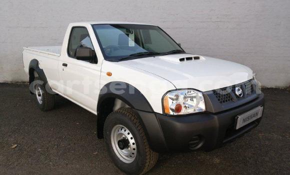 Nunua Ilio tumika Nissan Hardbody White Gari ndani ya Ezulwini nchini Hhohho Nunua Ilio tumika Nissan Hardbody White Gari ndani ya Ezulwini nchini Hhohho