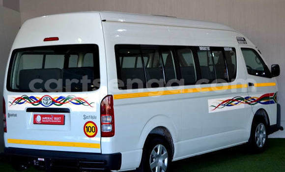 Nunua Ilio tumika Toyota Pickup White Gari ndani ya Ezulwini nchini Hhohho Nunua Ilio tumika Toyota Pickup White Gari ndani ya Ezulwini nchini Hhohho