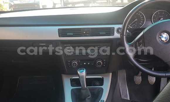 Nunua Ilio tumika BMW 3–Series Silver Gari ndani ya Hluti nchini Wilaya ya Shiselweni Nunua Ilio tumika BMW 3–Series Silver Gari ndani ya Hluti nchini Wilaya ya Shiselweni