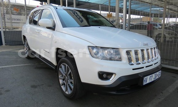 Acheter Occasion Voiture Jeep Compass Blanc à Hlatikulu, Shiselweni District Acheter Occasion Voiture Jeep Compass Blanc à Hlatikulu, Shiselweni District