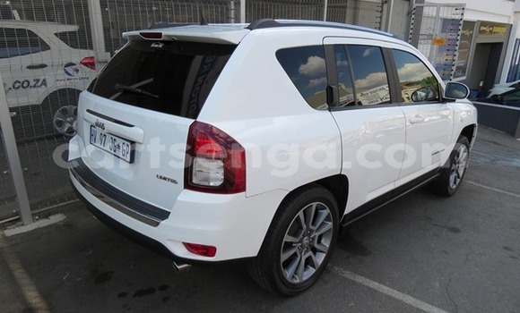 Acheter Occasion Voiture Jeep Compass Blanc à Hlatikulu, Shiselweni District Acheter Occasion Voiture Jeep Compass Blanc à Hlatikulu, Shiselweni District