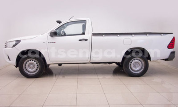 Nunua Ilio tumika Toyota Hilux White Gari ndani ya Ezulwini nchini Hhohho Nunua Ilio tumika Toyota Hilux White Gari ndani ya Ezulwini nchini Hhohho