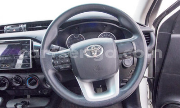 Nunua Ilio tumika Toyota Hilux White Gari ndani ya Ezulwini nchini Hhohho Nunua Ilio tumika Toyota Hilux White Gari ndani ya Ezulwini nchini Hhohho