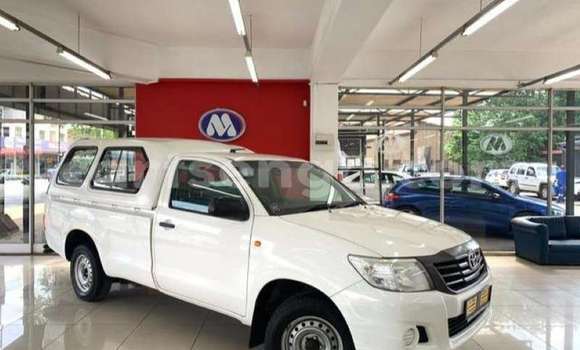 Buy Used Toyota Hilux White Car in Ezulwini in Hhohho Buy Used Toyota Hilux White Car in Ezulwini in Hhohho