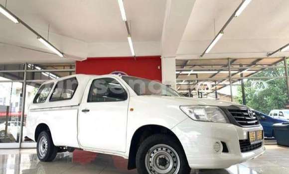 Buy Used Toyota Hilux White Car in Ezulwini in Hhohho Buy Used Toyota Hilux White Car in Ezulwini in Hhohho