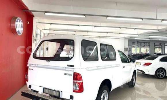 Buy Used Toyota Hilux White Car in Ezulwini in Hhohho Buy Used Toyota Hilux White Car in Ezulwini in Hhohho