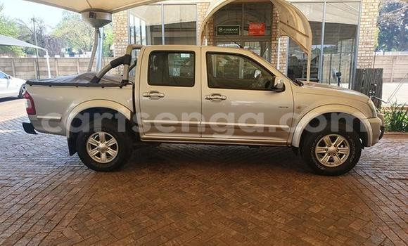 Nunua Ilio tumika Isuzu KB Silver Gari ndani ya Ezulwini nchini Hhohho Nunua Ilio tumika Isuzu KB Silver Gari ndani ya Ezulwini nchini Hhohho