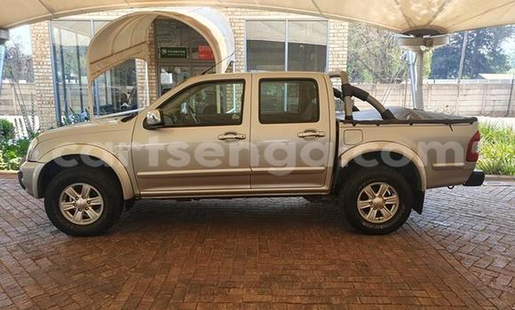 Nunua Ilio tumika Isuzu KB Silver Gari ndani ya Ezulwini nchini Hhohho Nunua Ilio tumika Isuzu KB Silver Gari ndani ya Ezulwini nchini Hhohho