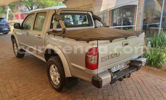 Nunua Ilio tumika Isuzu KB Silver Gari ndani ya Ezulwini nchini Hhohho Nunua Ilio tumika Isuzu KB Silver Gari ndani ya Ezulwini nchini Hhohho