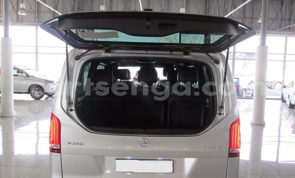 Acheter Occasion Voiture Mercedes‒Benz Vito Gris à Big Bend, Lubombo District Acheter Occasion Voiture Mercedes‒Benz Vito Gris à Big Bend, Lubombo District