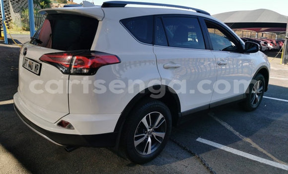 Acheter Occasion Voiture Toyota RAV4 Blanc à Hlatikulu, Shiselweni District Acheter Occasion Voiture Toyota RAV4 Blanc à Hlatikulu, Shiselweni District