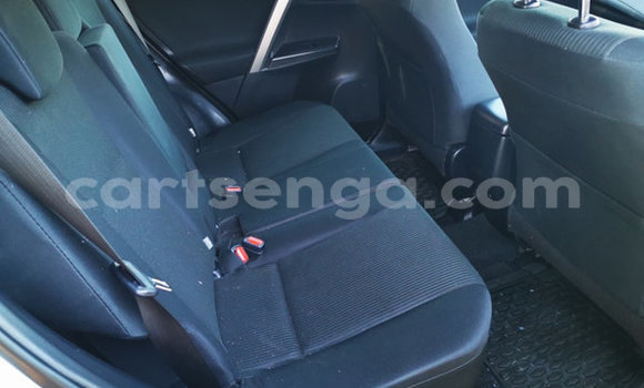 Acheter Occasion Voiture Toyota RAV4 Blanc à Hlatikulu, Shiselweni District Acheter Occasion Voiture Toyota RAV4 Blanc à Hlatikulu, Shiselweni District