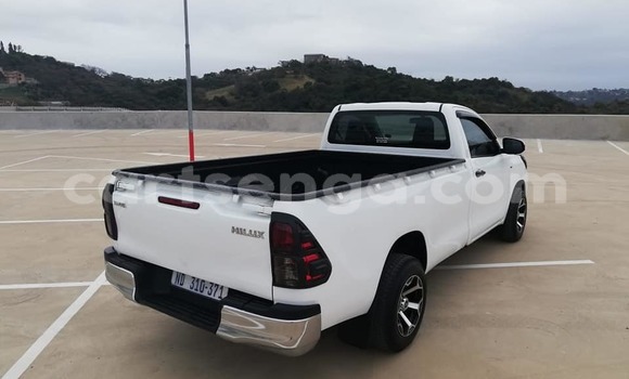 Buy Used Toyota Hilux White Car in Big Bend in Lubombo District Buy Used Toyota Hilux White Car in Big Bend in Lubombo District