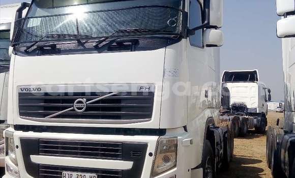 Buy Used Volvo F4 White Truck in Mbabane in Manzini Buy Used Volvo F4 White Truck in Mbabane in Manzini