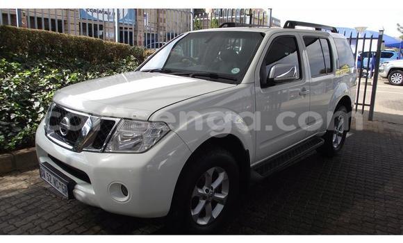 Buy Used Nissan Pathfinder White Car in Big Bend in Lubombo District Buy Used Nissan Pathfinder White Car in Big Bend in Lubombo District