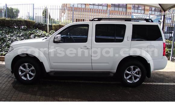 Buy Used Nissan Pathfinder White Car in Big Bend in Lubombo District Buy Used Nissan Pathfinder White Car in Big Bend in Lubombo District