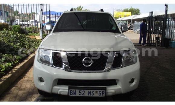 Buy Used Nissan Pathfinder White Car in Big Bend in Lubombo District Buy Used Nissan Pathfinder White Car in Big Bend in Lubombo District